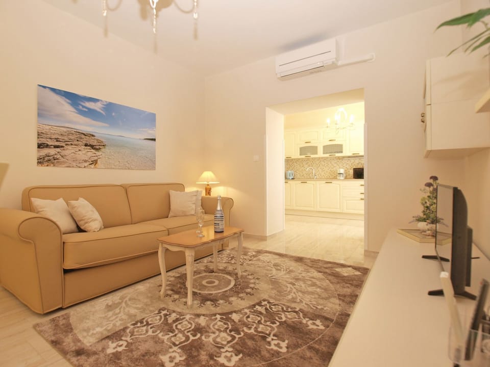 Standard Apartment, 1 Bedroom (0440) | Living area | TV