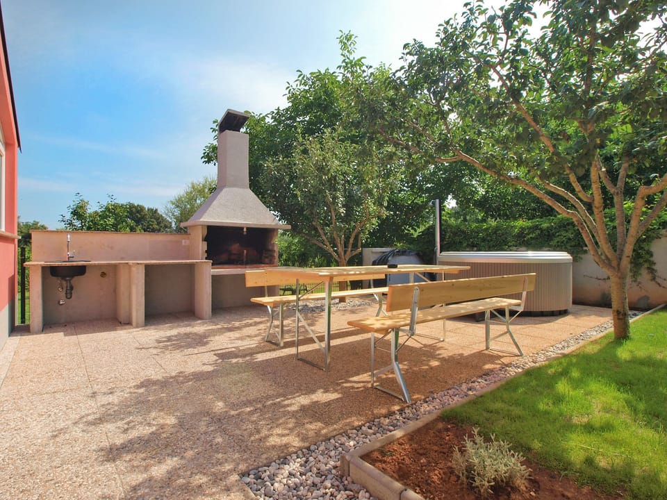 BBQ/picnic area