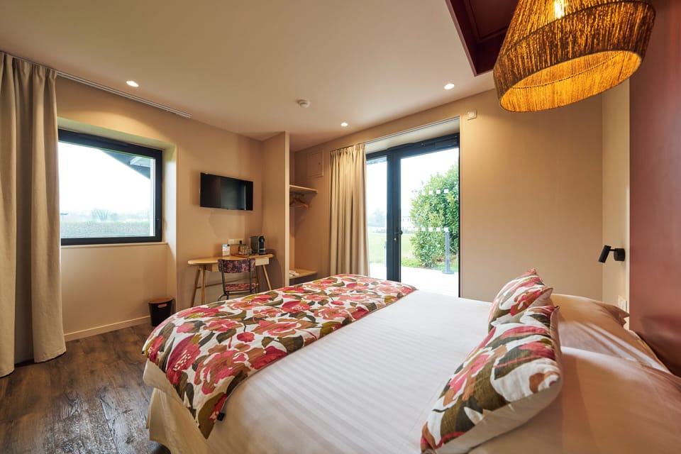 Deluxe Double or Twin Room | Premium bedding, desk, laptop workspace, blackout drapes