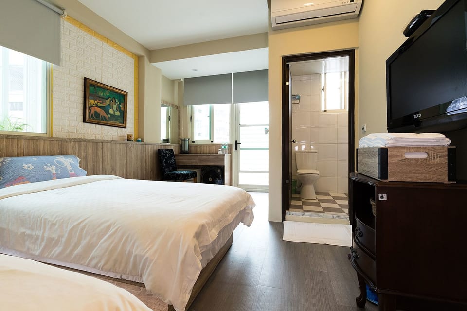 Classic Triple Room | Desk, blackout drapes, soundproofing, free WiFi