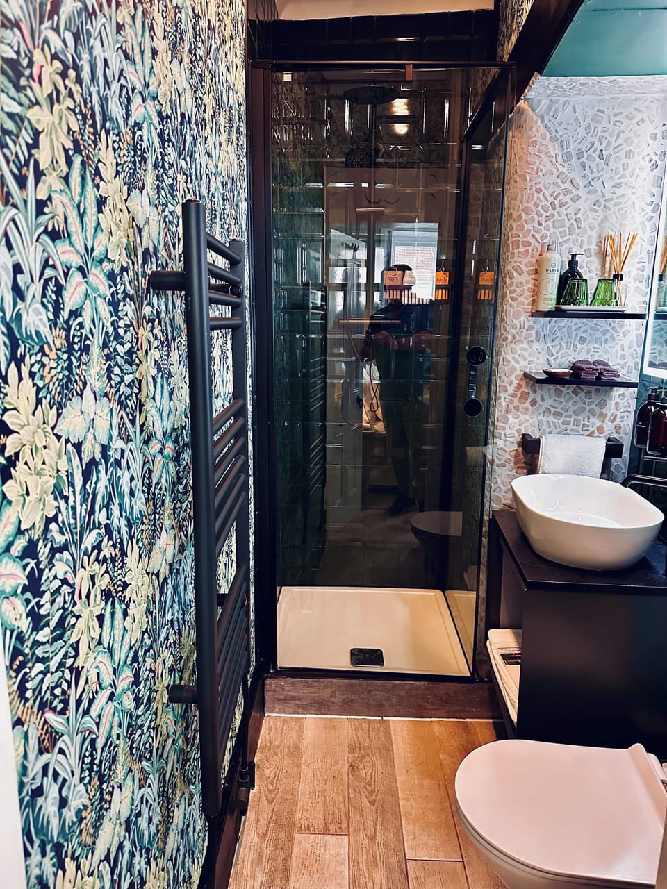 Deluxe Double or Twin Room, Ensuite | Bathroom | Deep soaking tub, rainfall showerhead, designer toiletries, hair dryer