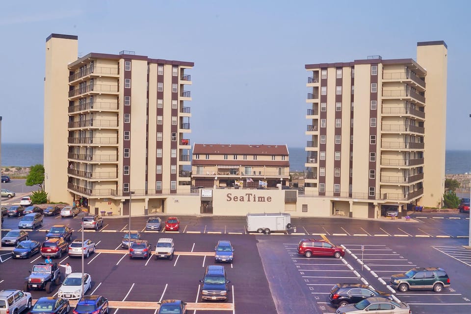 Condo, 1 Bedroom | Parking