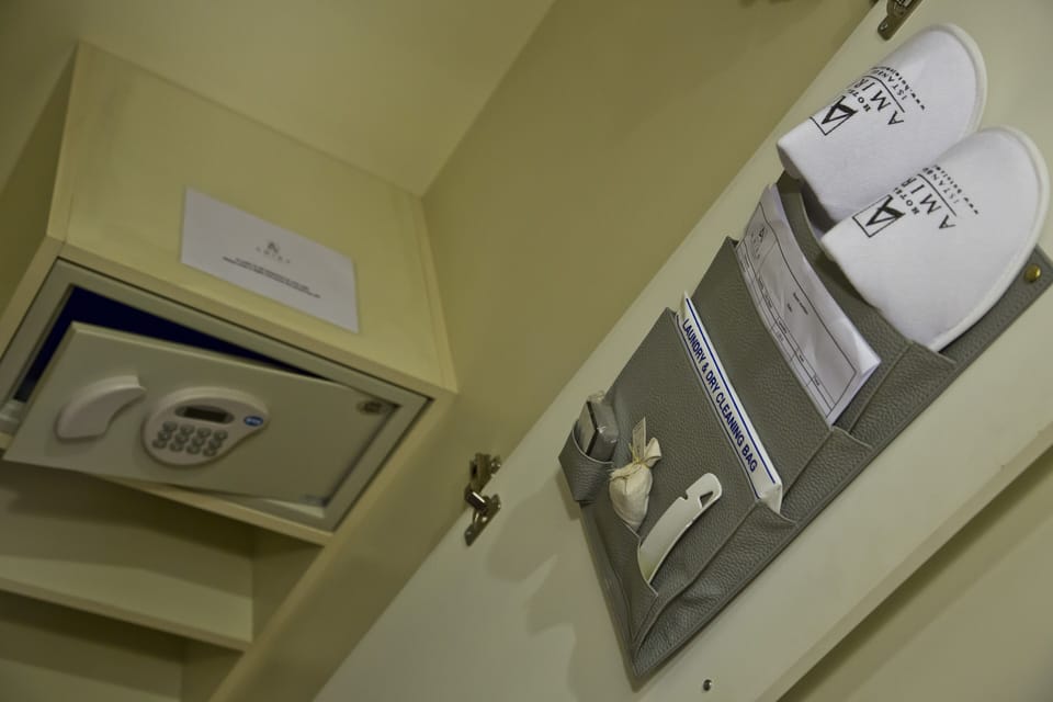 Deluxe Triple Room, 1 Bedroom | Safe