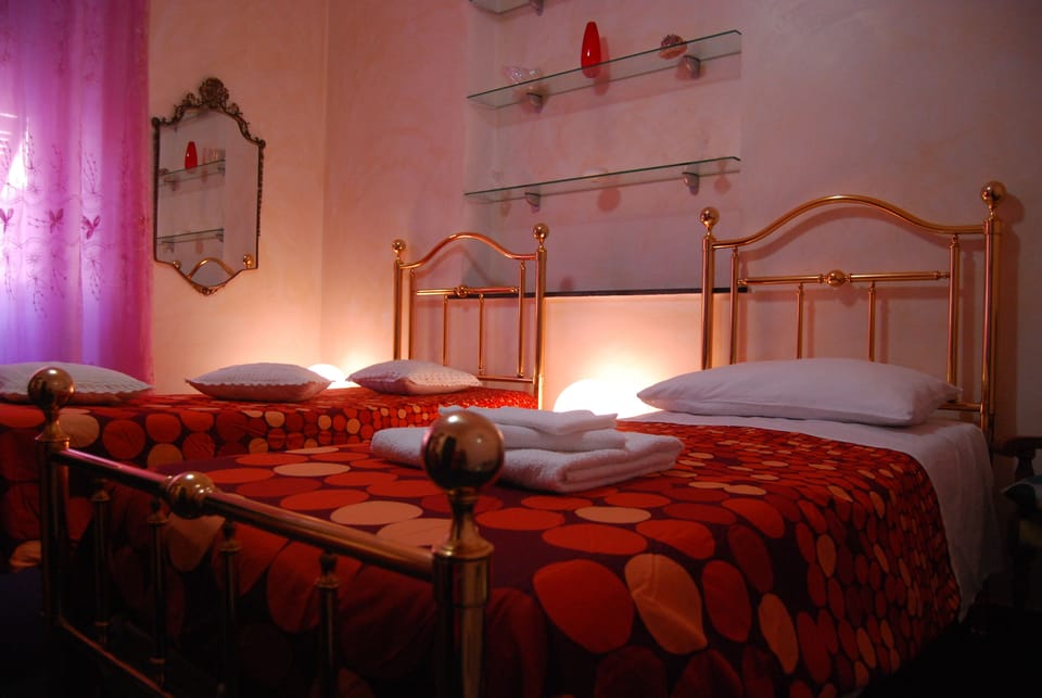 Premium bedding, iron/ironing board, free WiFi, bed sheets