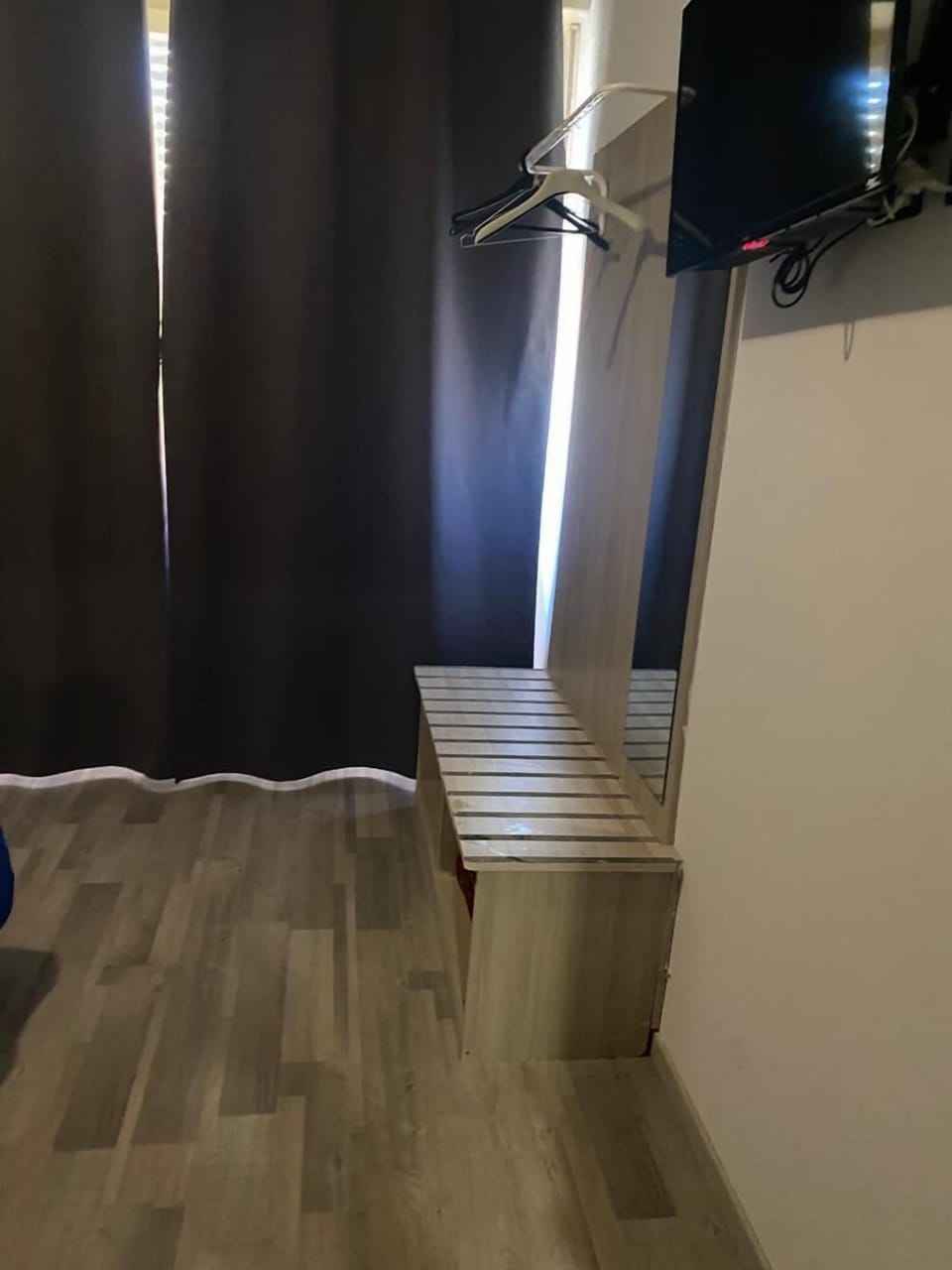 Basic Double Room | 1 bedroom, desk, laptop workspace, blackout drapes