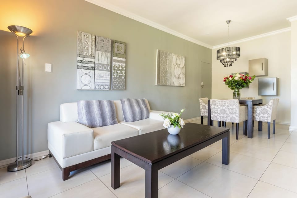 One-Bedroom Apartment - Balcony (6) | Living area