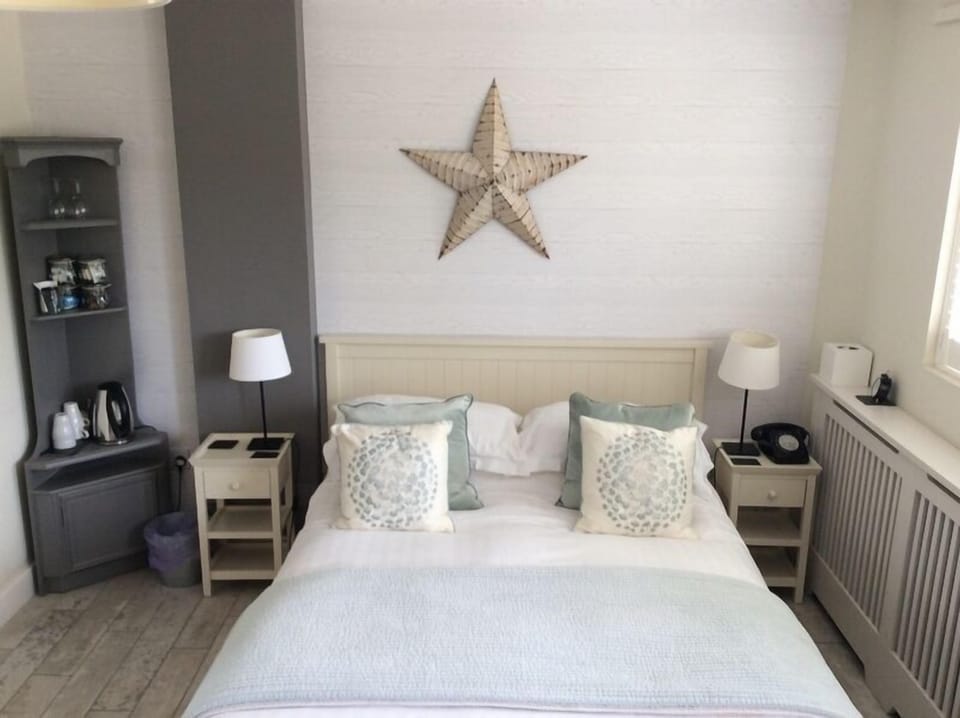 Family Room (Pet Friendly) | Iron/ironing board, free WiFi