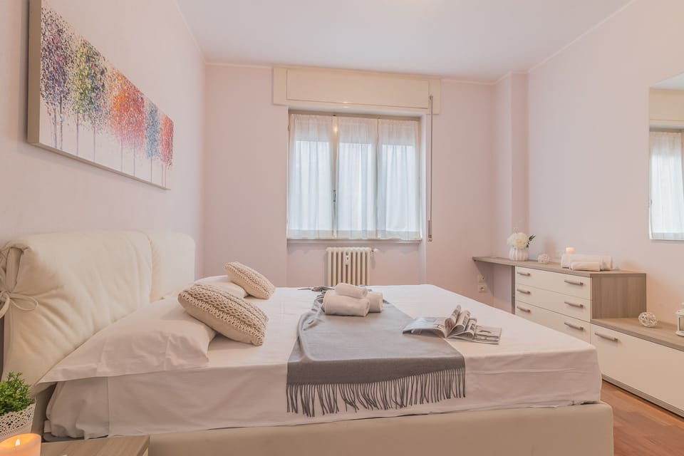 Apartment, 1 Bedroom | 1 bedroom, iron/ironing board, cribs/infant beds, WiFi