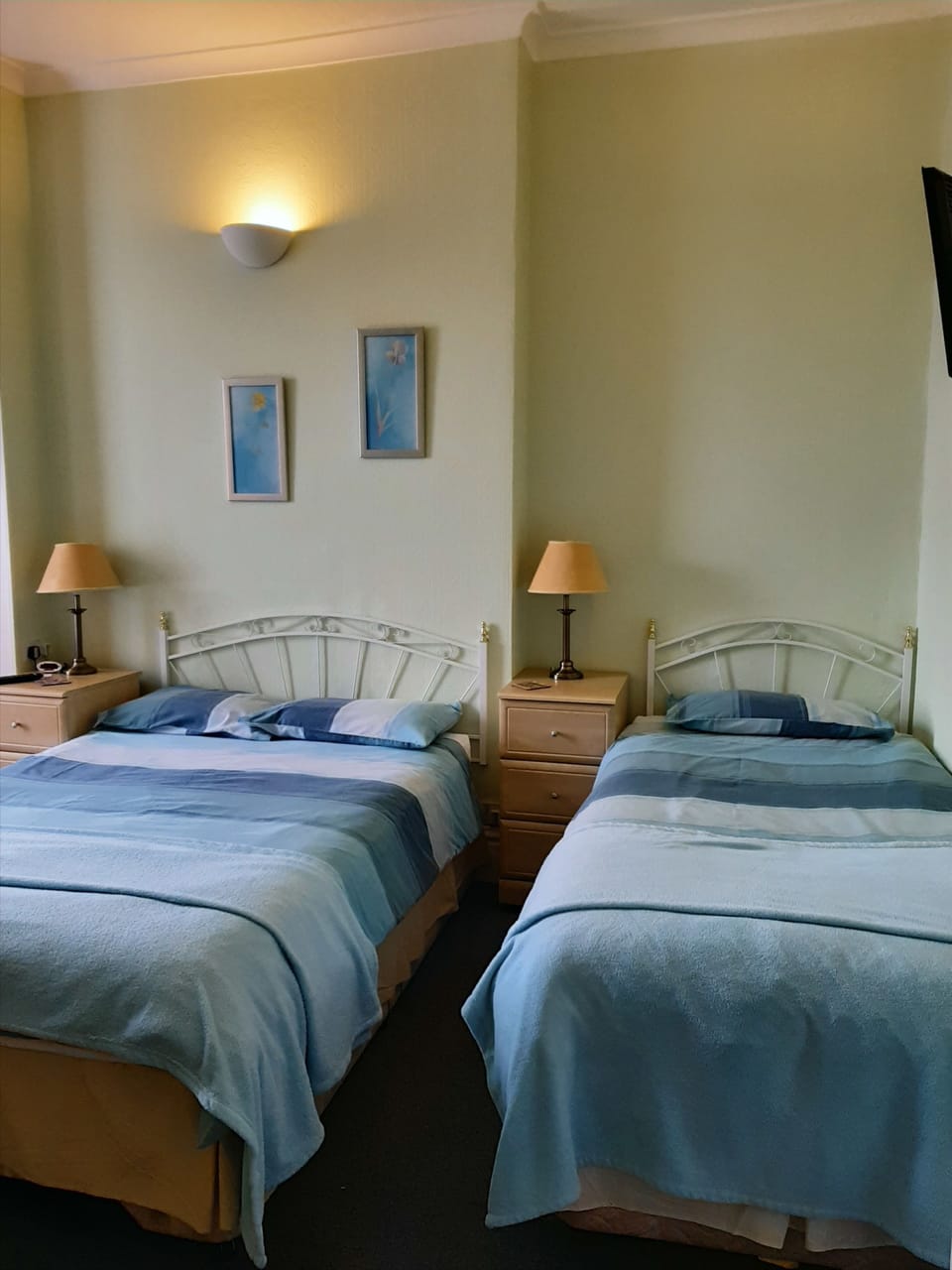 Room 8, Small Family/Twin, 1st Floor | Free WiFi, bed sheets