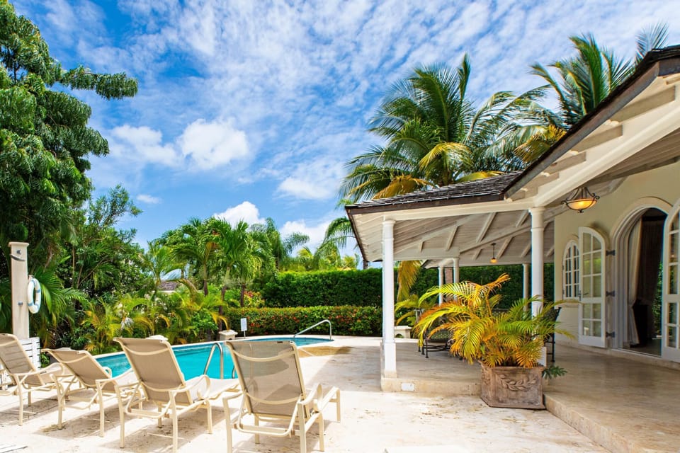 Outdoor pool, sun loungers