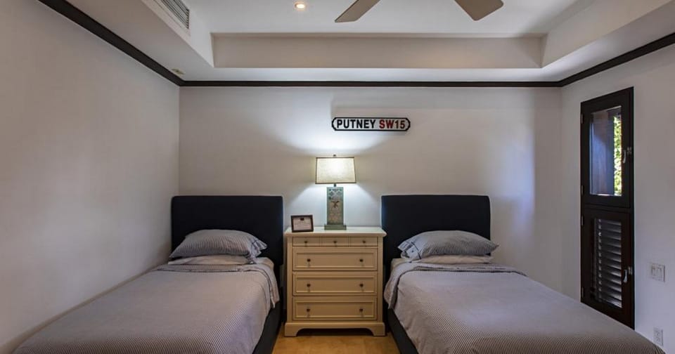 Apartment, 3 Bedrooms, Non Smoking | 3 bedrooms, in-room safe, individually decorated, individually furnished