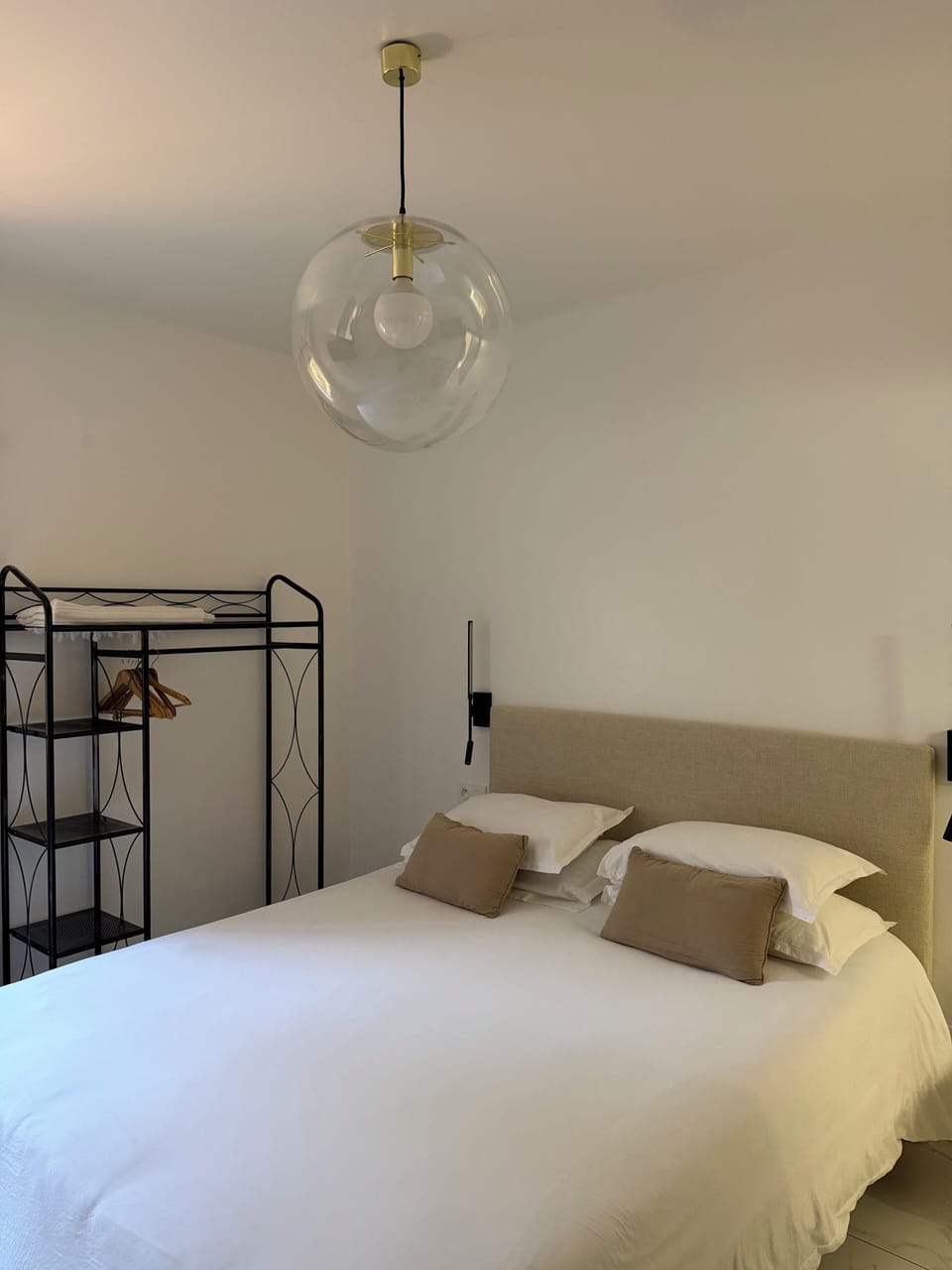 Standard Double Room (Sans terasse) | Blackout drapes, WiFi (free), individually decorated