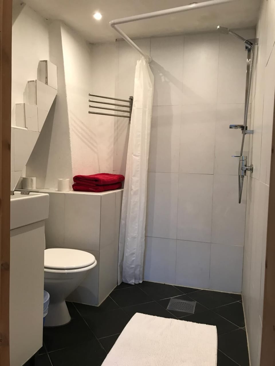 Shower, towels