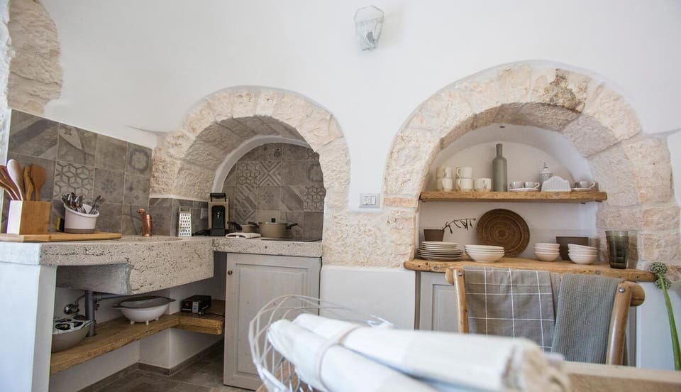 Apartment, 1 Bedroom, Garden View | Private kitchen | Fridge, oven, stovetop, cookware/dishes/utensils