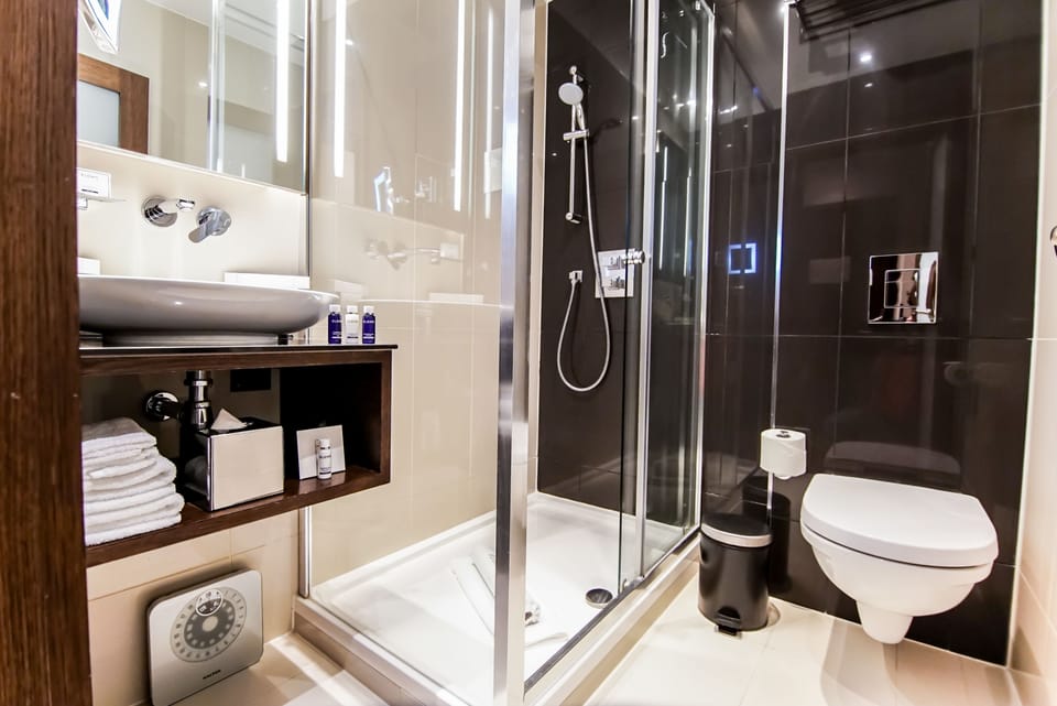 Hair dryer, towels