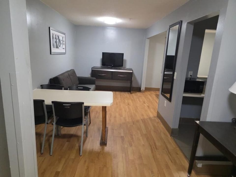 Individually furnished, blackout drapes, free WiFi, bed sheets