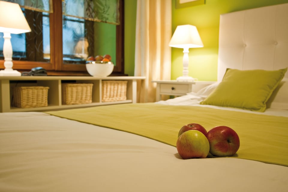 Single Room | Premium bedding, desk, soundproofing, WiFi (free)