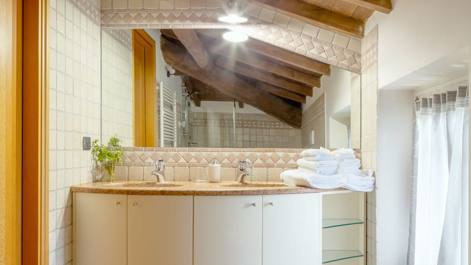 Superior Quadruple Room, 1 Bedroom, Hill View | Bathroom sink