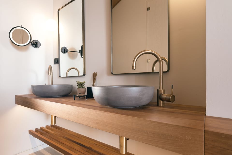 Bathroom sink