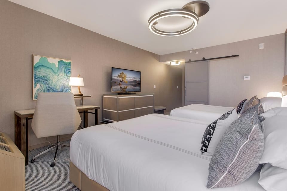 Deluxe Room, 2 Queen Beds (E1) | Premium bedding, minibar, in-room safe, individually decorated