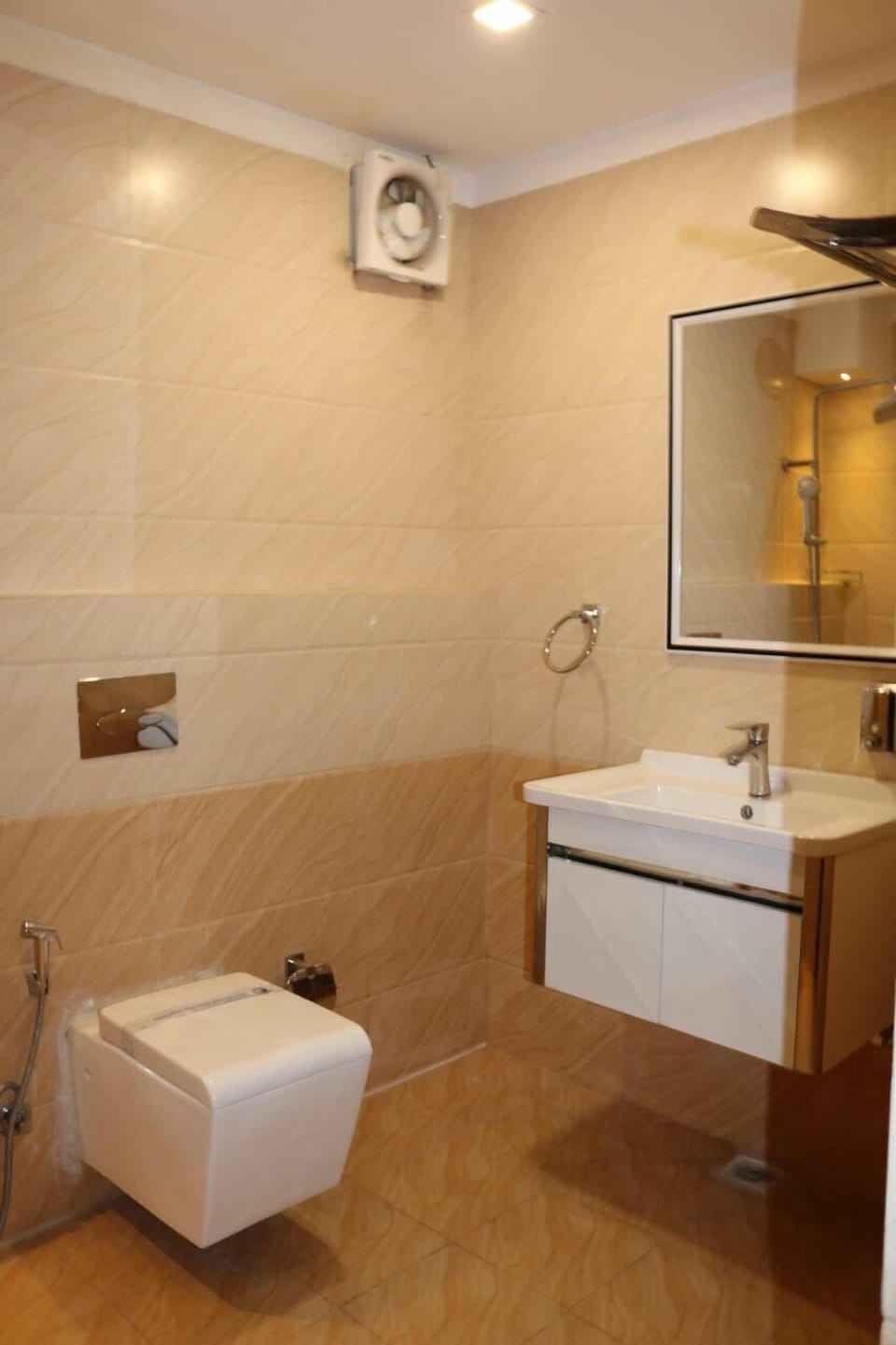 Shower, towels