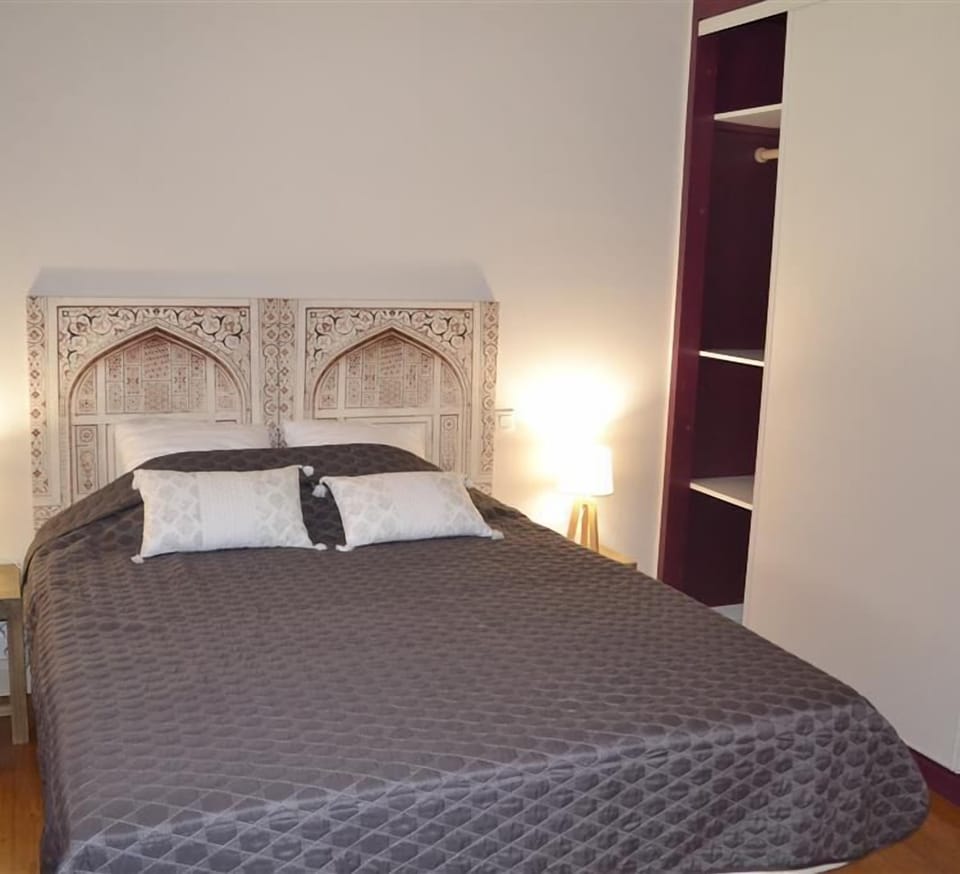 Double Room (Prunelle) | Individually decorated, individually furnished, free WiFi, bed sheets