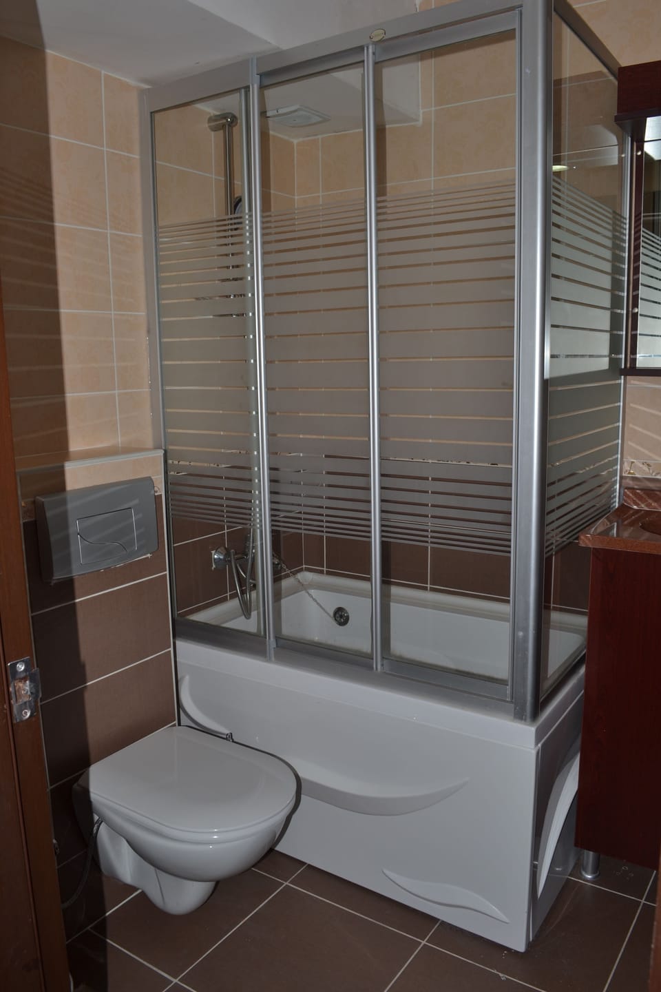 Standard Triple Room, 1 Bedroom | Bathroom | Free toiletries, hair dryer, slippers, towels