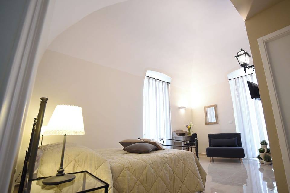 Deluxe Double Room | 1 bedroom, Frette Italian sheets, premium bedding, down comforters