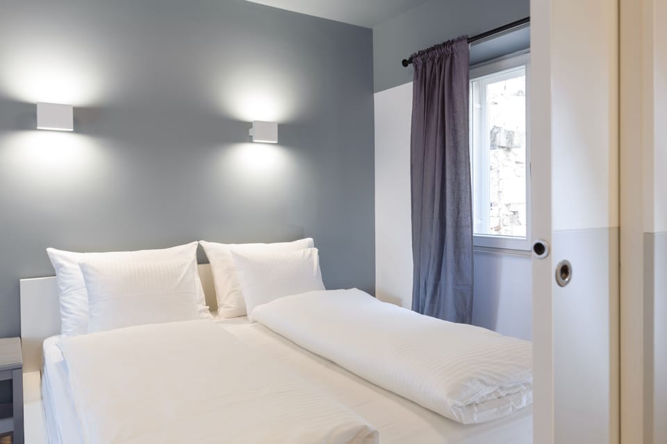 Deluxe Double Room (1) | Minibar, in-room safe, soundproofing, iron/ironing board