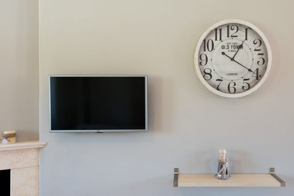 Premium Apartment | Television