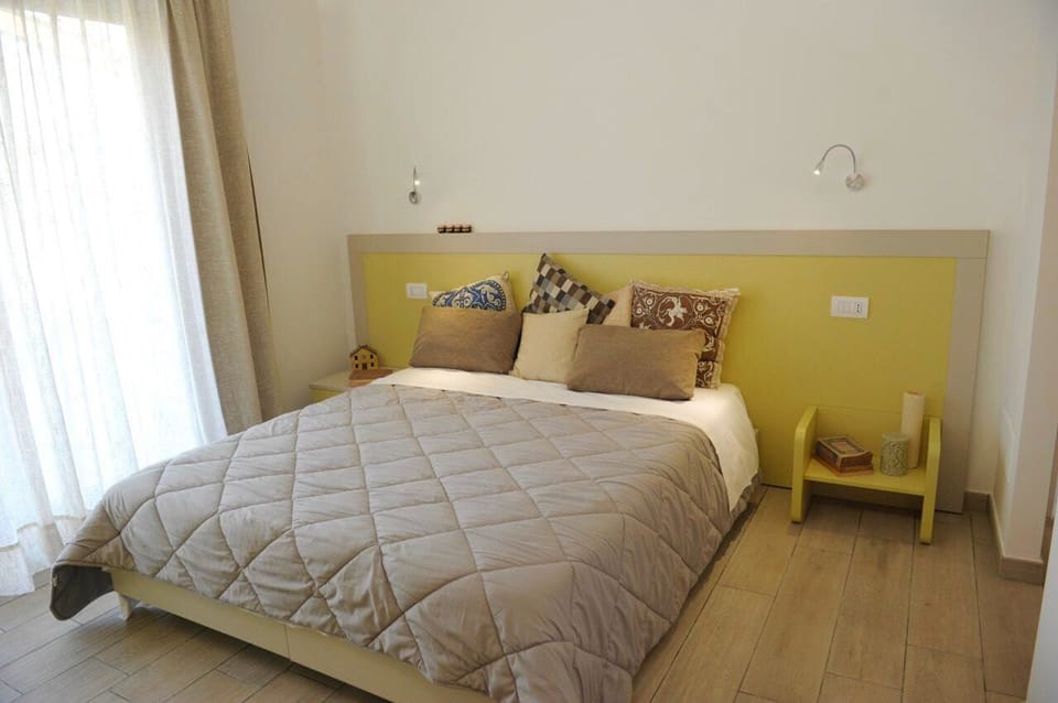 Comfort Double or Twin Room | Desk, blackout drapes, cribs/infant beds, free WiFi