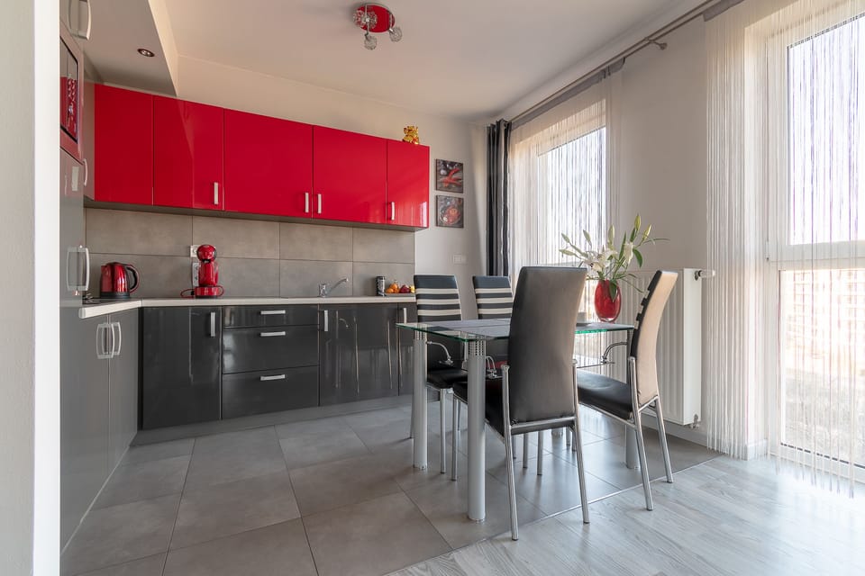 Deluxe Apartment, Multiple Beds, City View | Private kitchen | Espresso maker, coffee/tea maker, fridge, microwave