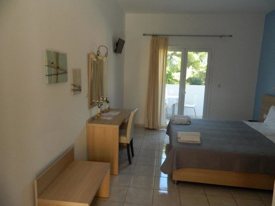 Economy Studio | Iron/ironing board, free WiFi, bed sheets