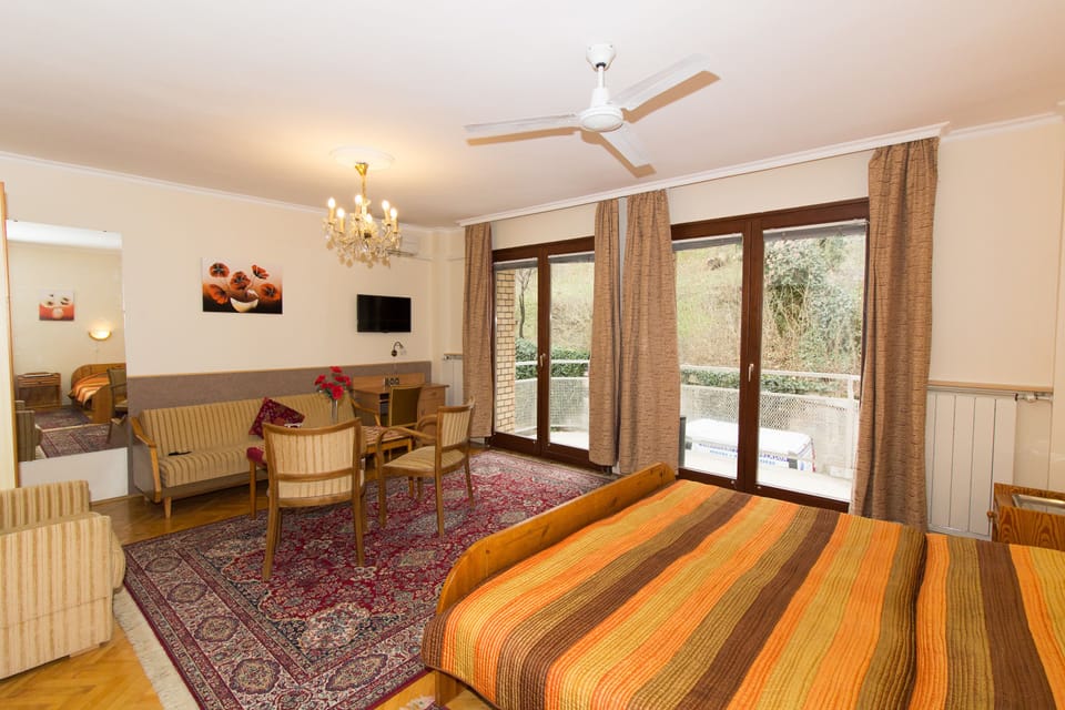 Superior Double Room | In-room safe, desk, laptop workspace, blackout drapes