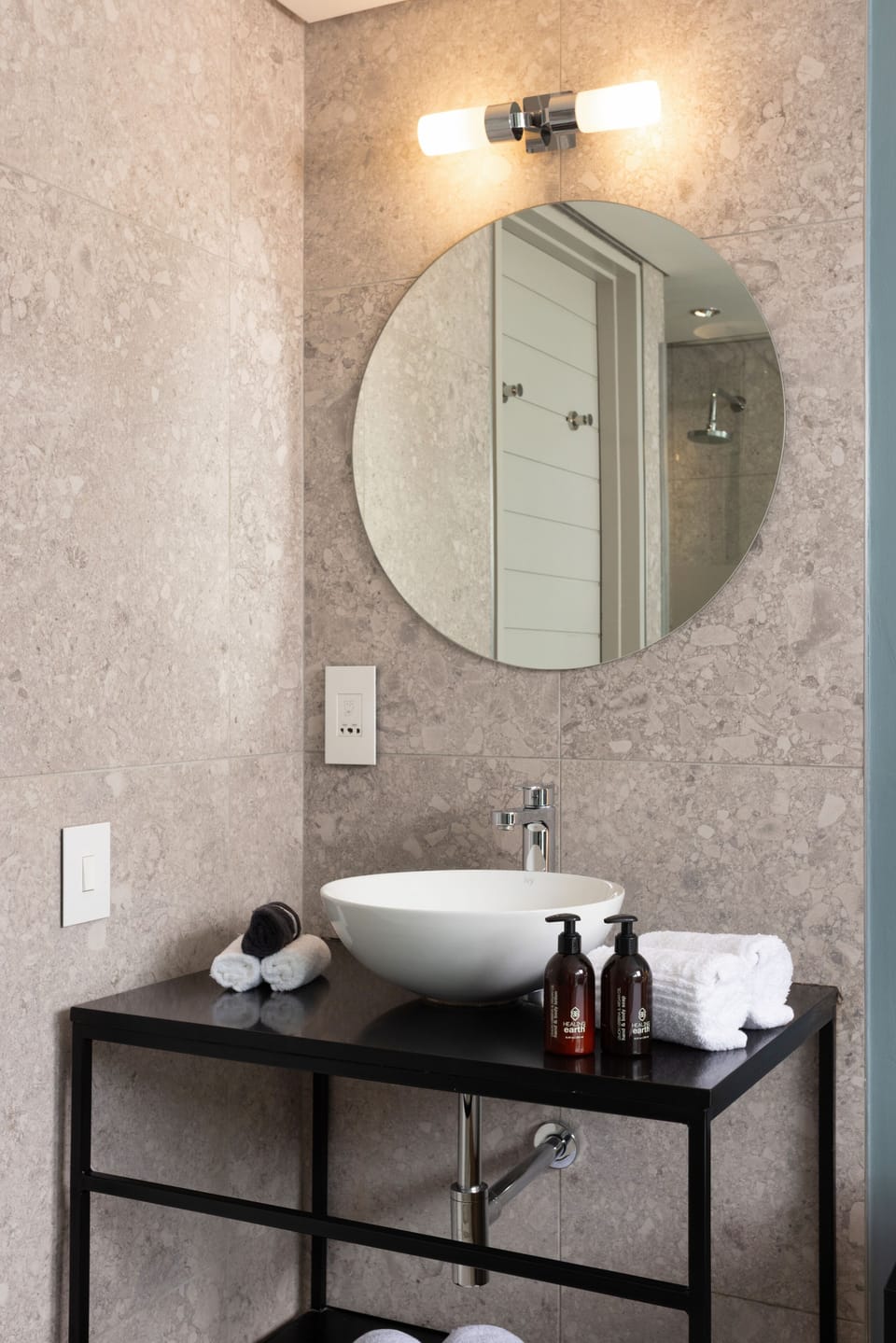 Classic Double Room, 1 King Bed | Bathroom | Shower, free toiletries, hair dryer, bathrobes