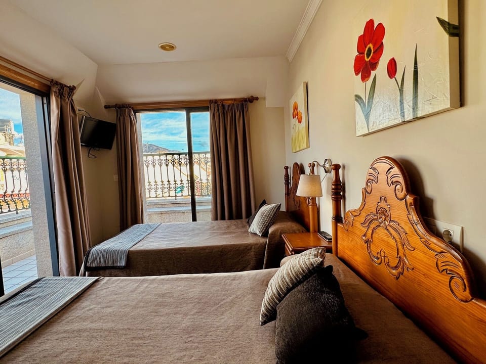 Double Room | Premium bedding, desk, iron/ironing board, cribs/infant beds