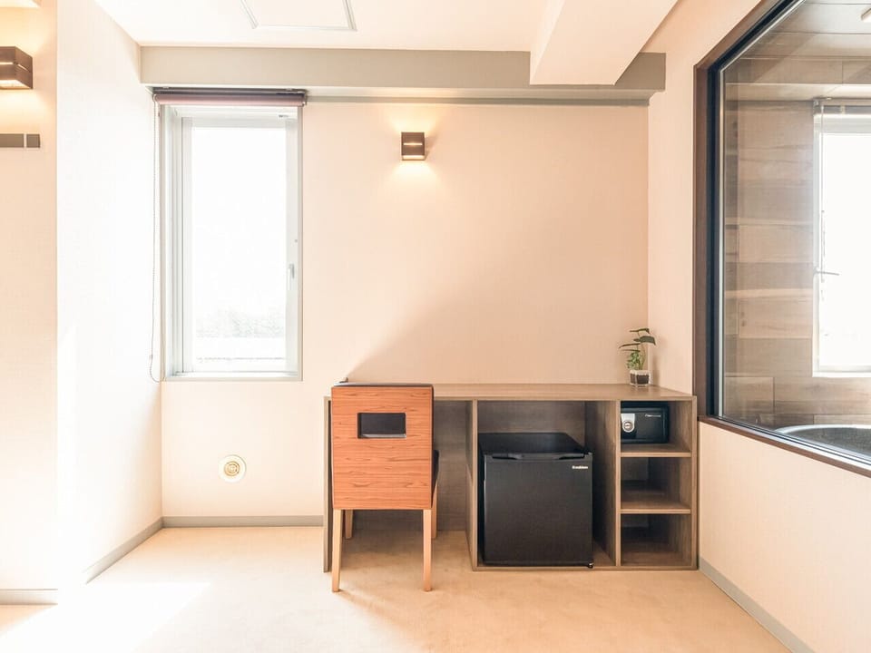 Deluxe Twin Room, 2 Bedrooms | In-room safe, blackout drapes, free WiFi