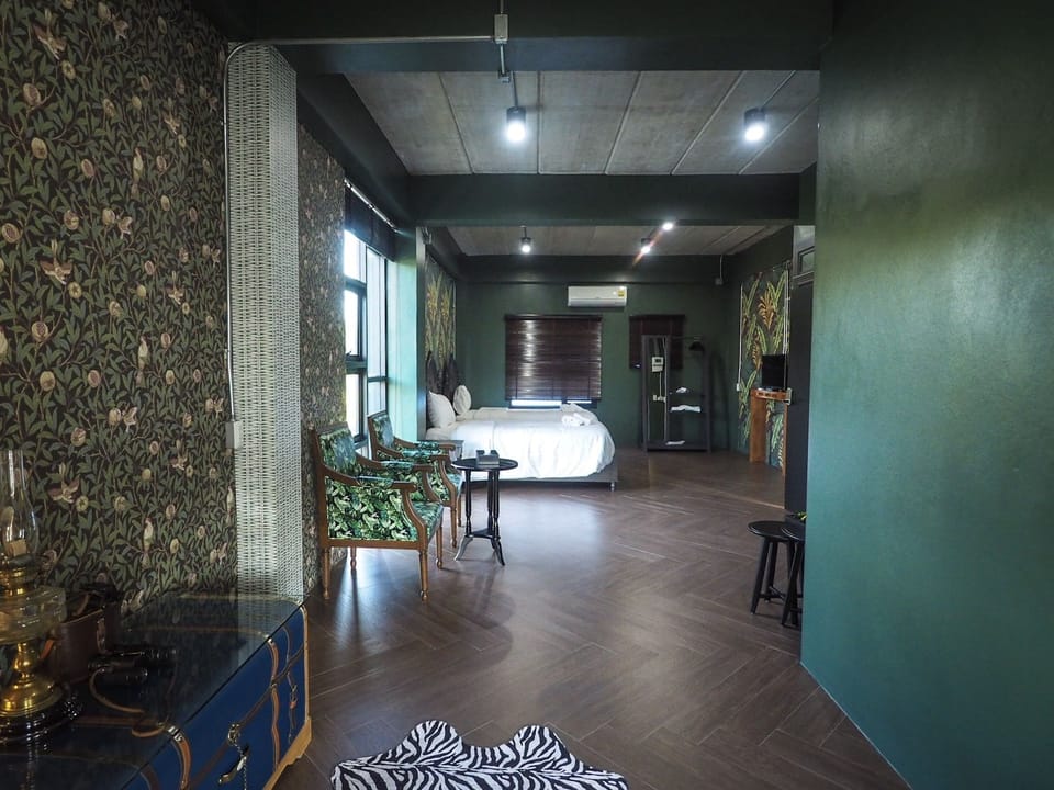 Basic Twin Room, 2 Twin Beds, City View | 1 bedroom, minibar, free WiFi, bed sheets