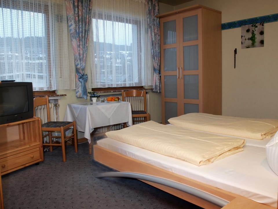 Double Room | Free WiFi, bed sheets