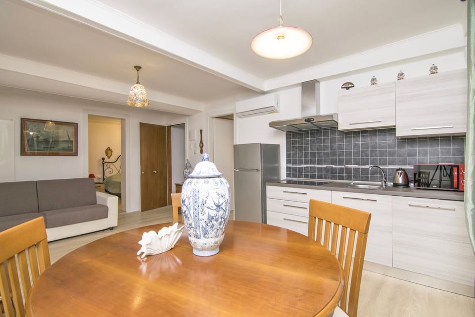 Apartment, 1 Bedroom | In-room dining