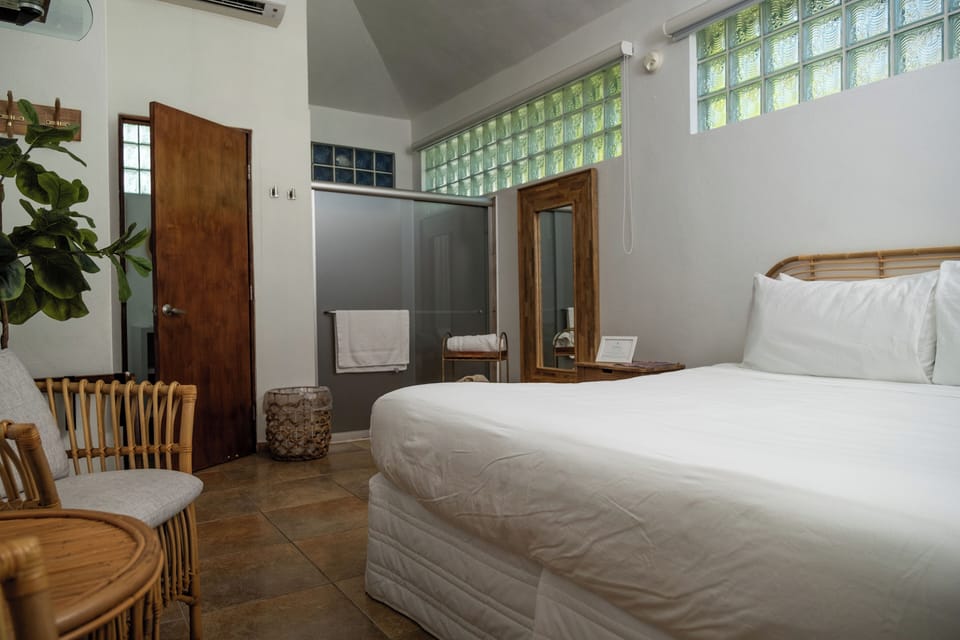Suite | Premium bedding, pillowtop beds, in-room safe, blackout drapes