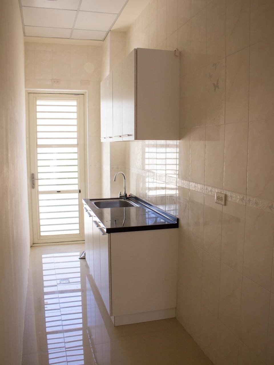 Fridge, electric kettle