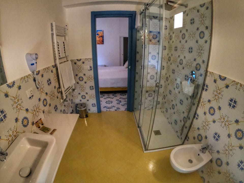 Superior Double or Twin Room, 1 Queen Bed, Garden View | Bathroom | Shower, rainfall showerhead, slippers