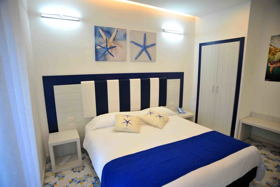 Comfort Double or Twin Room, 1 Queen Bed, Garden View | In-room safe, desk, rollaway beds (surcharge), WiFi (free)