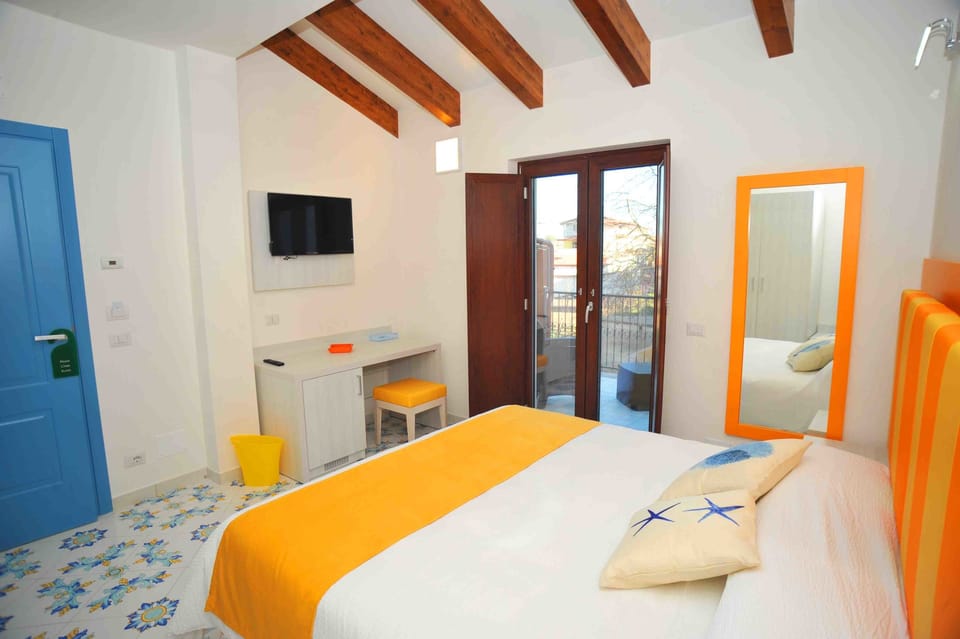 Superior Double or Twin Room, 1 Queen Bed | In-room safe, desk, rollaway beds (surcharge), WiFi (free)