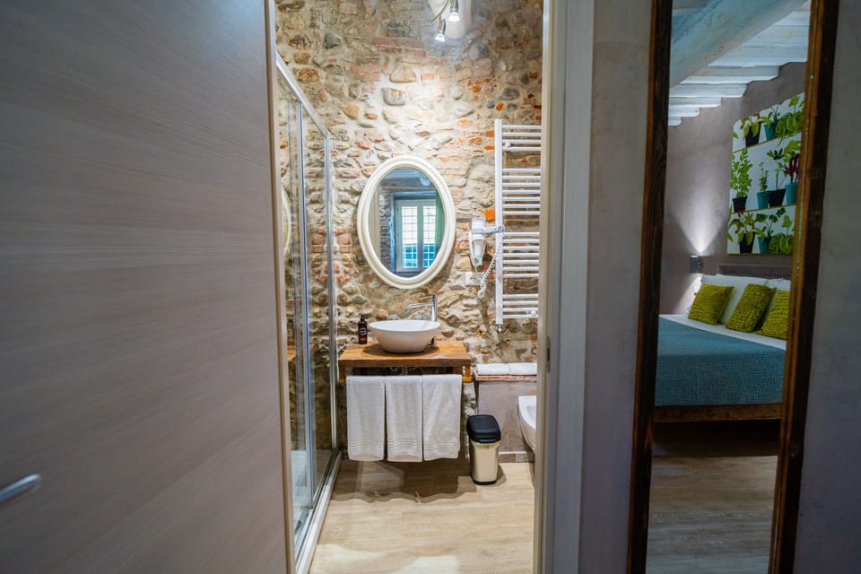 Superior Double Room, Multiple Beds, Ground Floor | Bathroom | Shower, rainfall showerhead, designer toiletries, hair dryer