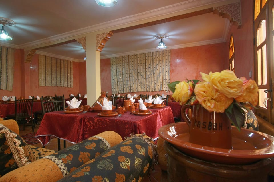 3 restaurants; breakfast, lunch, and dinner served