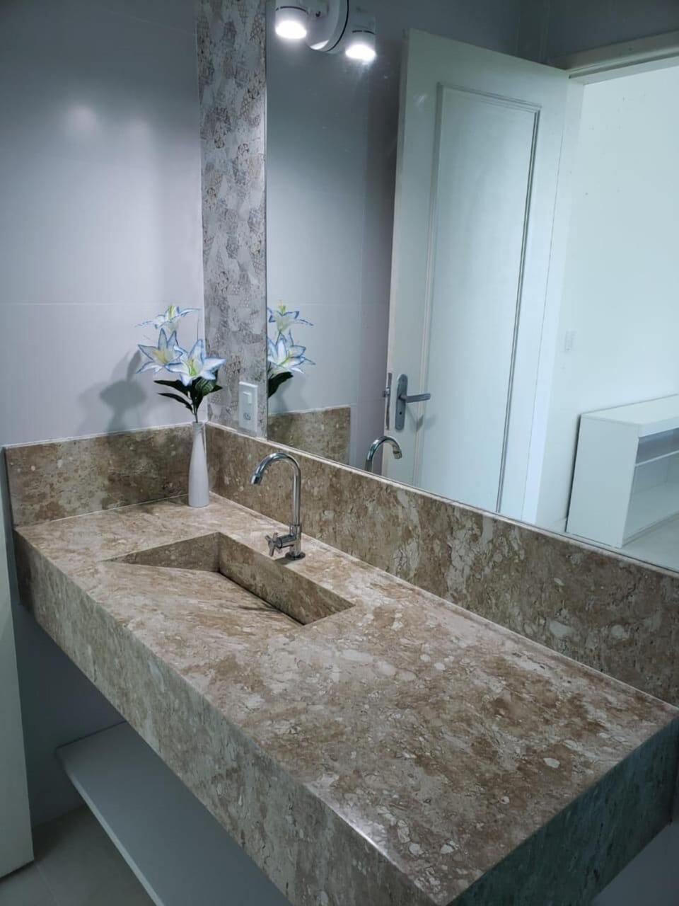 Shower, free toiletries, hair dryer (on request), towels