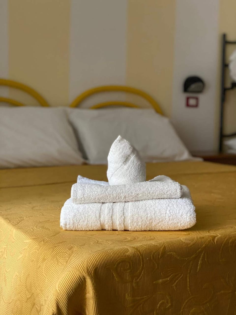 In-room safe, desk, WiFi (free)