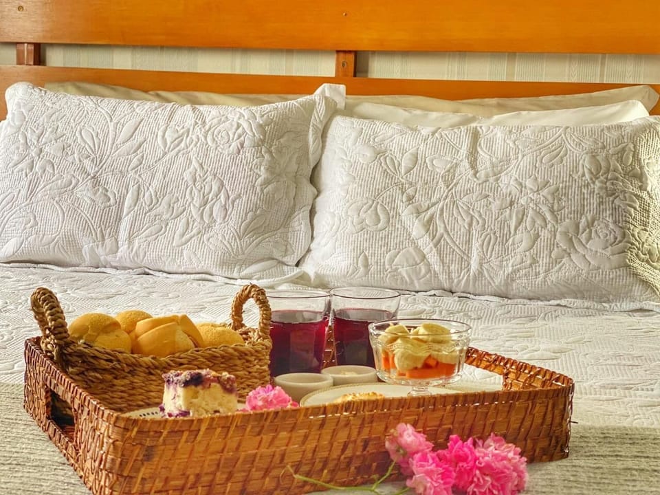 Hypo-allergenic bedding, minibar, blackout drapes, iron/ironing board